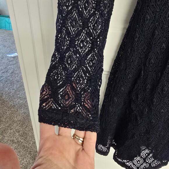 Women's Forever 21 Navy Blue Crochet Lace Overlay Long Sleeve Dress - Size Small - Picture 4 of 9